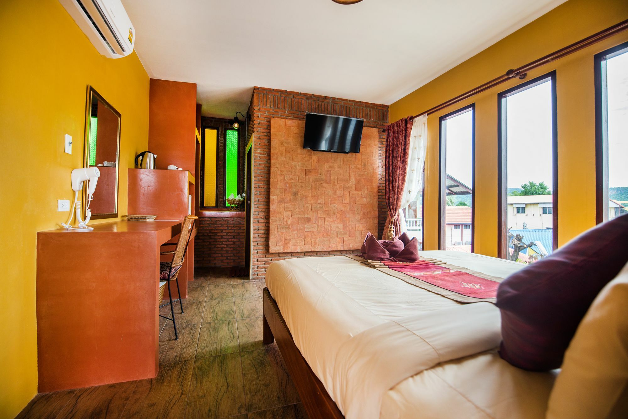 Pongphen Guesthouse - Sha Plus Certified Kanchanaburi Zewnętrze zdjęcie